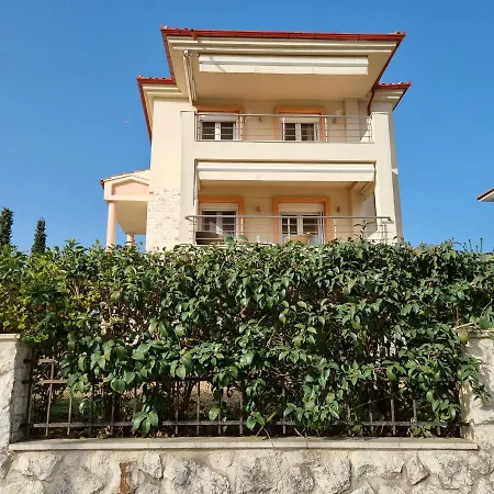 Alivia Garden Villa *
